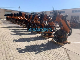 KUKA KR210 R3300 एक्स्ट्रा सेकंड हैंड इंडस्ट्रियल रोबोट आर्म मटीरियल हैंडिंग के लिए