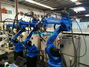 वेल्डर के साथ औद्योगिक रोबोट Yaskawa AR2010 6 एक्सिस