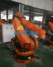 10 साल पहले 6 एक्सिस इंडस्ट्रियल रोबोट KR 210 R2700 EXTRA को लेने और रखने के लिए इस्तेमाल किया गया था