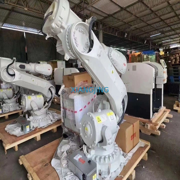 6700-205 / 2.8 औद्योगिक प्रयुक्त एबीबी रोबोट 205 किग्रा पेलोड कैबिनेट टीच पेंडेंट के साथ