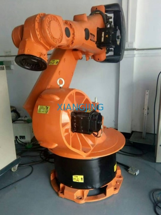 KR 210 R2700 EXTRA सेकेंड हैंड रोबोट को चुनने और रखने के लिए कुका रोबोट का इस्तेमाल किया